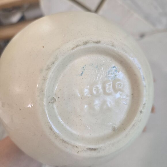 Vintage Handcrafted White Ceramic Haegar Vase Round Shape Minimalist Design Déco - Picture 4 of 6